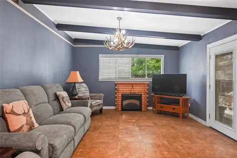 1809 North Roberson Street Conroe TX 77301