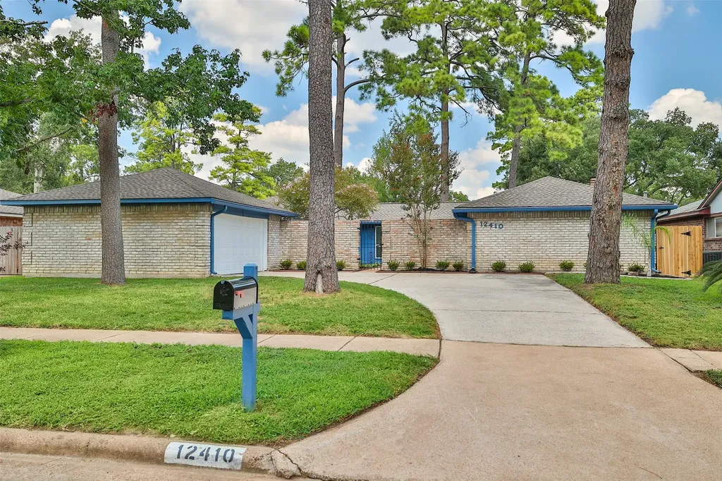 12410 Pantano Drive Houston TX 77065