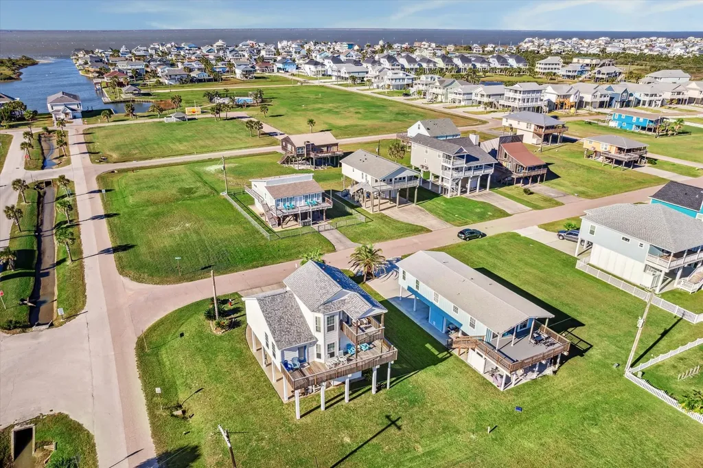 23013 Camino Street Galveston TX 77554