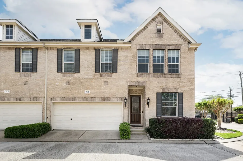7827 Shady Villa Cove Houston TX 77055