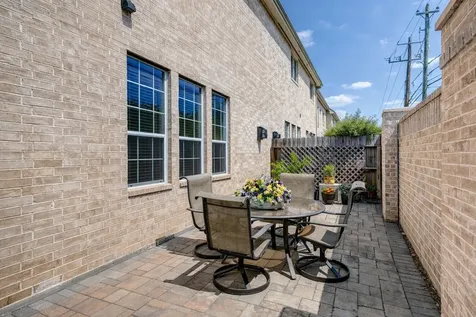 7827 Shady Villa Cove Houston TX 77055