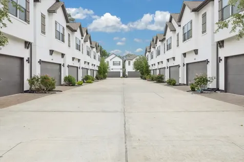 4857 Rich Oak Drive Houston TX 77018