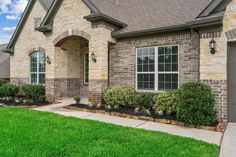 203 Magnolia Reserve Loop Magnolia TX 77354