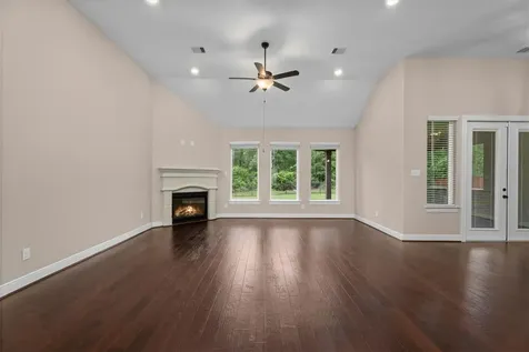 203 Magnolia Reserve Loop Magnolia TX 77354