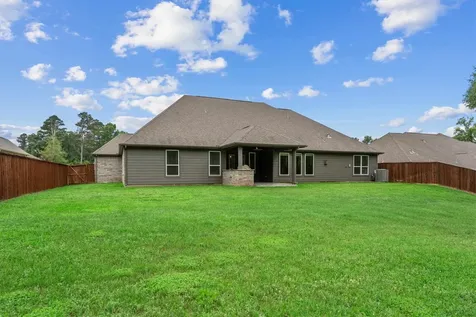 203 Magnolia Reserve Loop Magnolia TX 77354