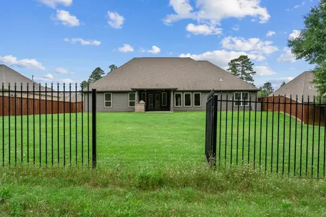 203 Magnolia Reserve Loop Magnolia TX 77354