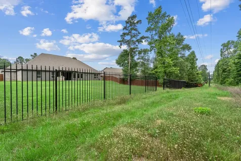 203 Magnolia Reserve Loop Magnolia TX 77354