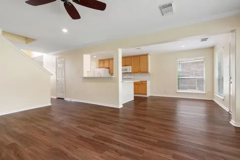 27 N Queenscliff Circle The Woodlands TX 77382