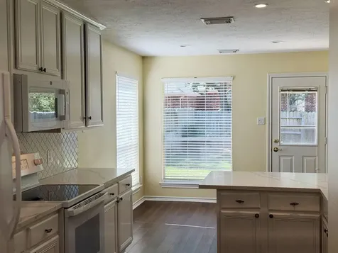 27 N Queenscliff Circle The Woodlands TX 77382