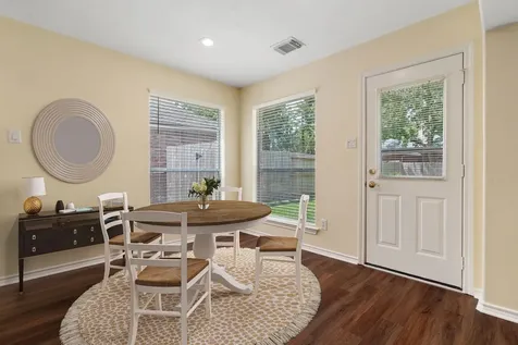 27 N Queenscliff Circle The Woodlands TX 77382