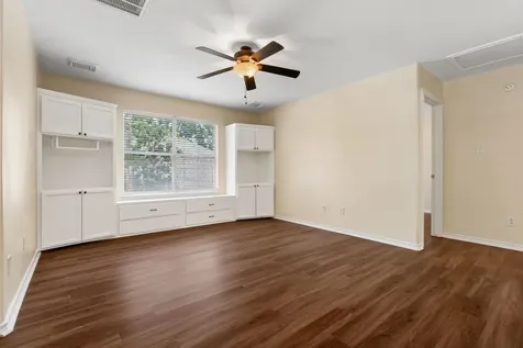 27 N Queenscliff Circle The Woodlands TX 77382