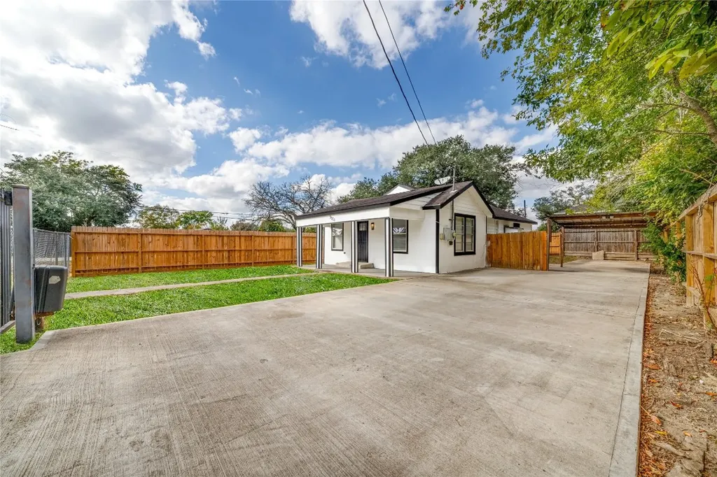 9201 Klondike Street Houston TX 77075