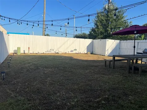 10902 Seneca Street Houston TX 77016
