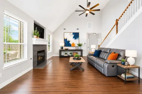14002 St Thomas Street Mont Belvieu TX 77523