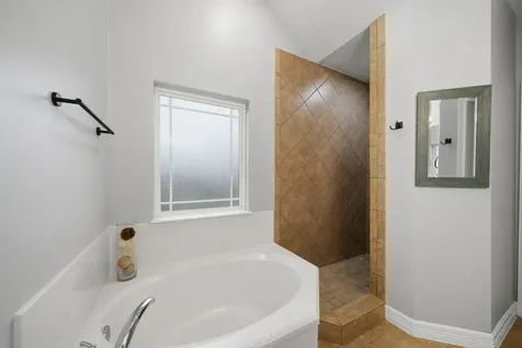 14002 St Thomas Street Mont Belvieu TX 77523