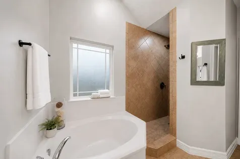 14002 St Thomas Street Mont Belvieu TX 77523