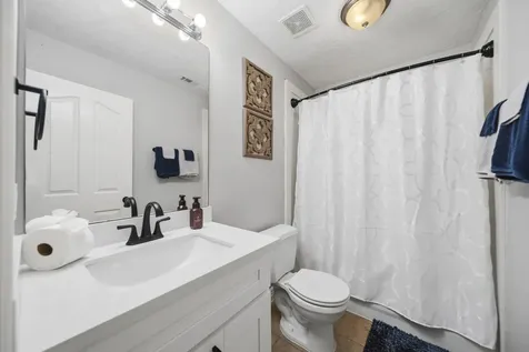 14002 St Thomas Street Mont Belvieu TX 77523