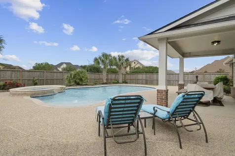 14002 St Thomas Street Mont Belvieu TX 77523
