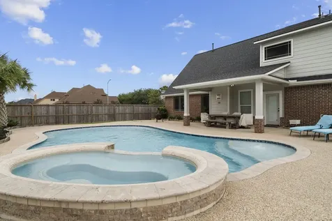 14002 St Thomas Street Mont Belvieu TX 77523