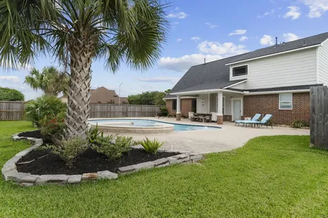14002 St Thomas Street Mont Belvieu TX 77523