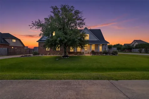 14002 St Thomas Street Mont Belvieu TX 77523