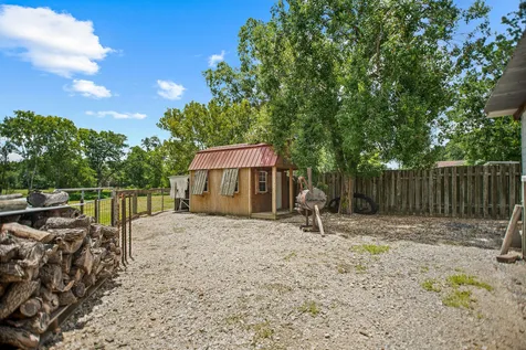605 State Highway 172 Ganado TX 77962