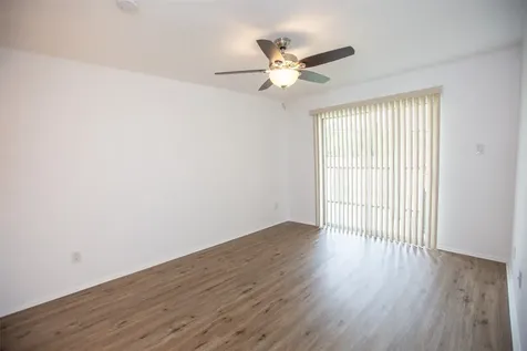 18515 Egret Bay Boulevard 803 Houston TX 77058