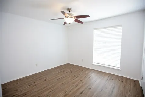 18515 Egret Bay Boulevard 803 Houston TX 77058