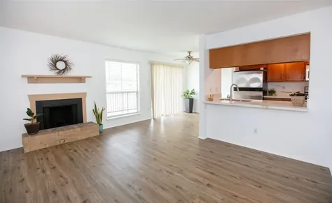 18515 Egret Bay Boulevard 803 Houston TX 77058