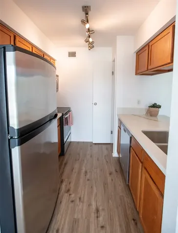 18515 Egret Bay Boulevard 803 Houston TX 77058