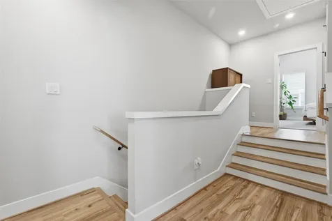 5825 Francis Oak Place Houston TX 77091