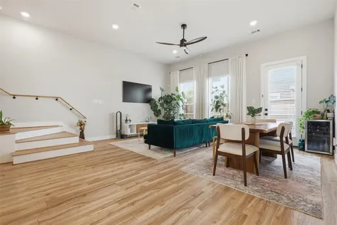 5825 Francis Oak Place Houston TX 77091