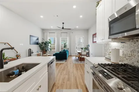 5825 Francis Oak Place Houston TX 77091