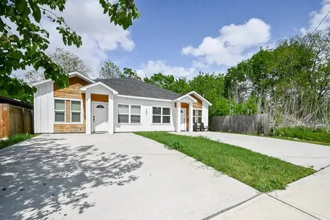 5007 Briscoe Street B Houston TX 77033