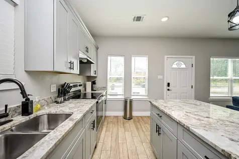 5007 Briscoe Street B Houston TX 77033