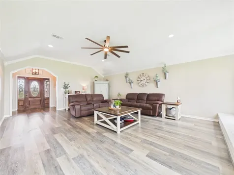 4610 Mustang Rd Road Alvin TX 77511