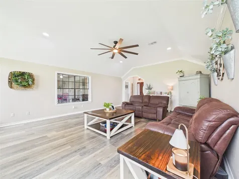 4610 Mustang Rd Road Alvin TX 77511