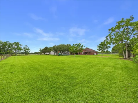 4610 Mustang Rd Road Alvin TX 77511