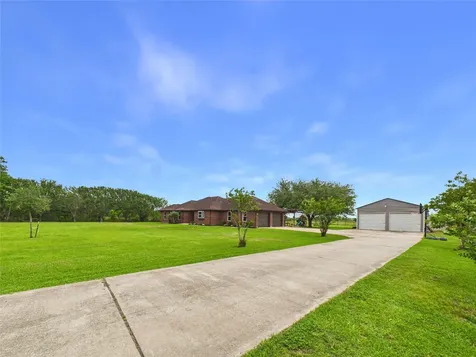 4610 Mustang Rd Road Alvin TX 77511