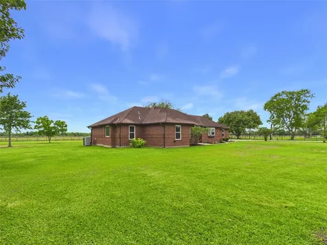 4610 Mustang Rd Road Alvin TX 77511