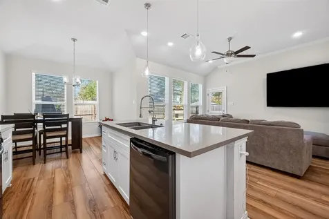 5121 Firnat Street Houston TX 77016