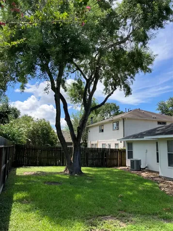 1827 Oak Ridge Drive Kemah TX 77565