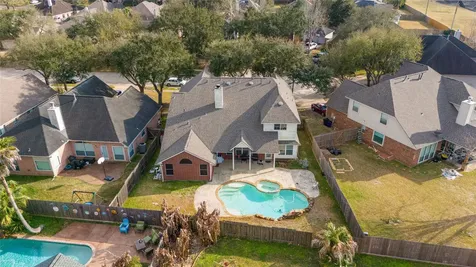2135 Emerald Cove Drive League City TX 77573