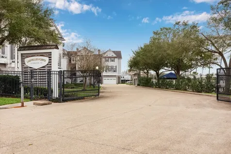 2447 Lakewood Pointe Seabrook TX 77586
