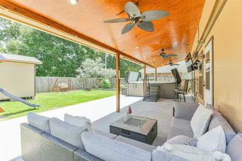 11935 Belle Court Pinehurst TX 77362
