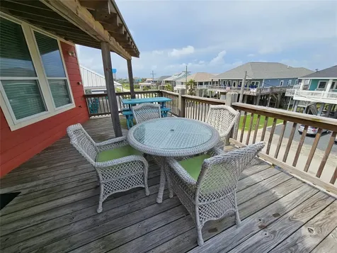 833 Kahla Drive Crystal Beach TX 77650