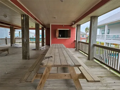 833 Kahla Drive Crystal Beach TX 77650