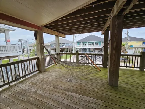 833 Kahla Drive Crystal Beach TX 77650