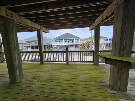 833 Kahla Drive Crystal Beach TX 77650