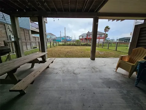 833 Kahla Drive Crystal Beach TX 77650